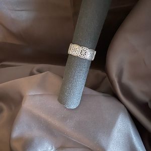 Silver squares to wrap around your beautiful wrist